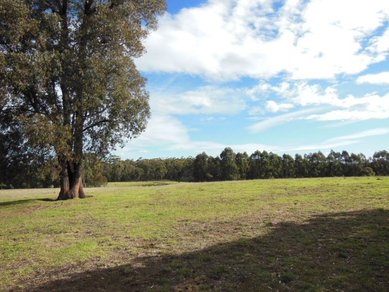 2433 Princes Highway, Nowa Nowa VIC 3887