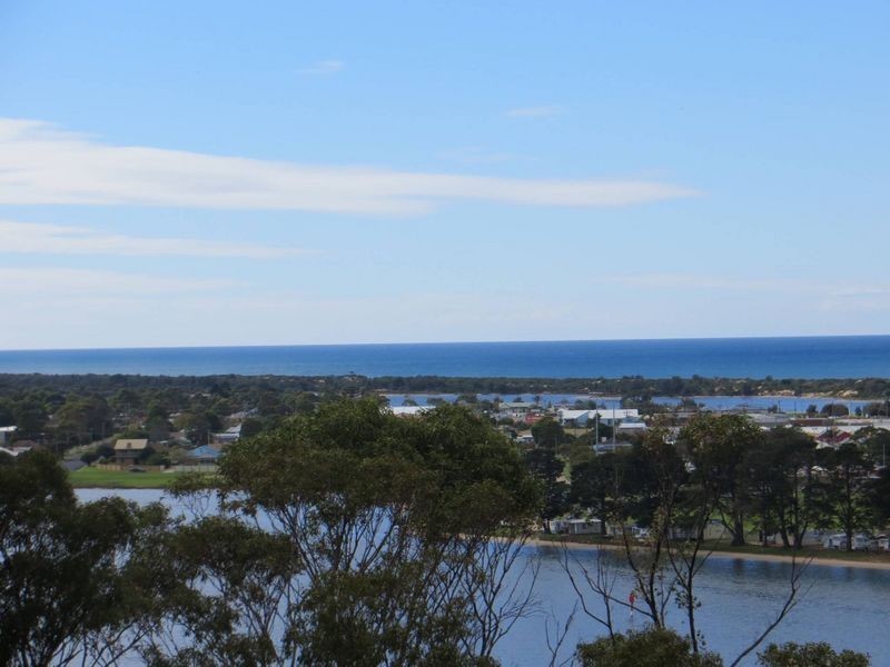 54 Creighton Street, Lakes Entrance VIC 3909