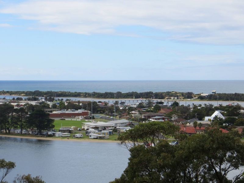 54 Creighton Street, Lakes Entrance VIC 3909