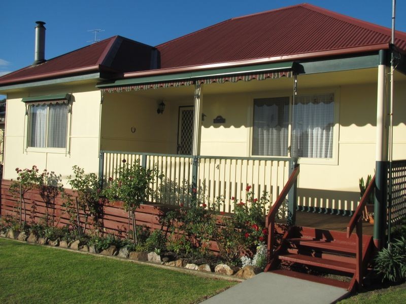 4 Tanjil Grove, Lakes Entrance VIC 3909