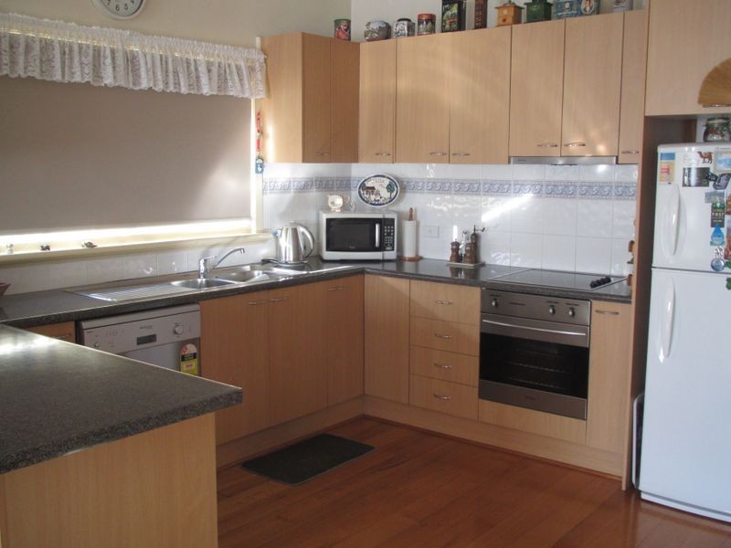 4 Tanjil Grove, Lakes Entrance VIC 3909
