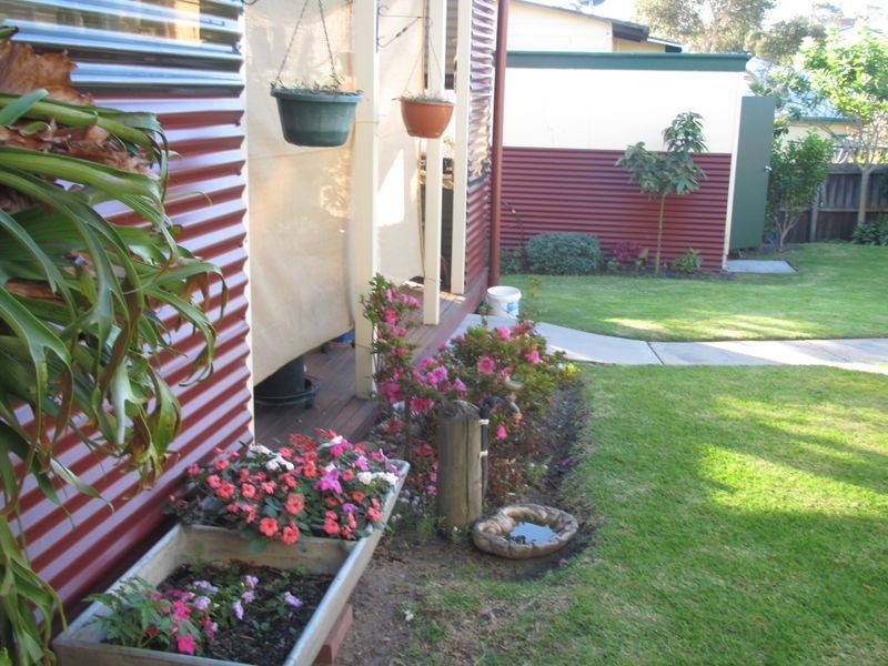4 Tanjil Grove, Lakes Entrance VIC 3909