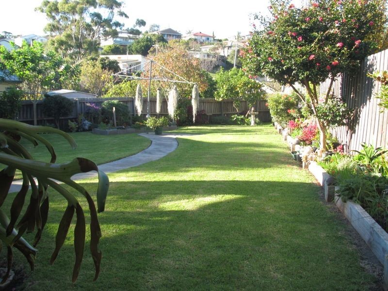 4 Tanjil Grove, Lakes Entrance VIC 3909