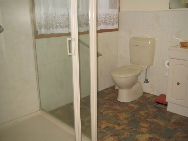 29 Macrae St, Lakes Entrance VIC 3909