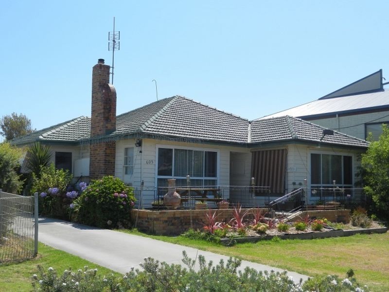 603 Esplanade, Lakes Entrance VIC 3909