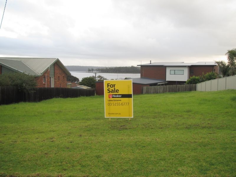 14 Davernport Drive, Lake Tyers Beach VIC 3909