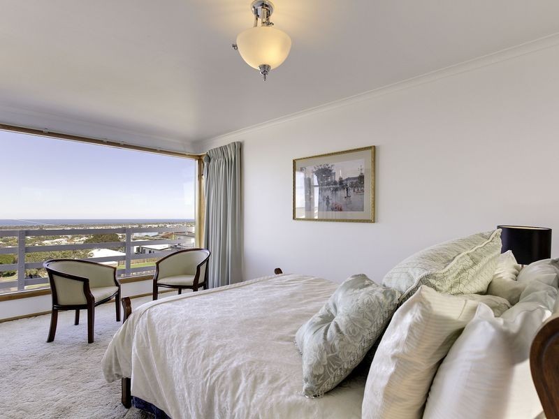 18 Grandview Road, Lakes Entrance VIC 3909