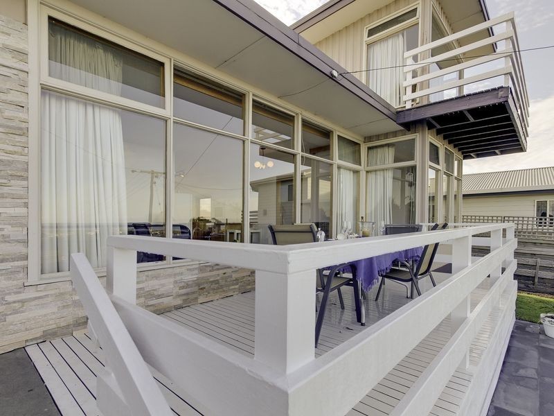 18 Grandview Road, Lakes Entrance VIC 3909