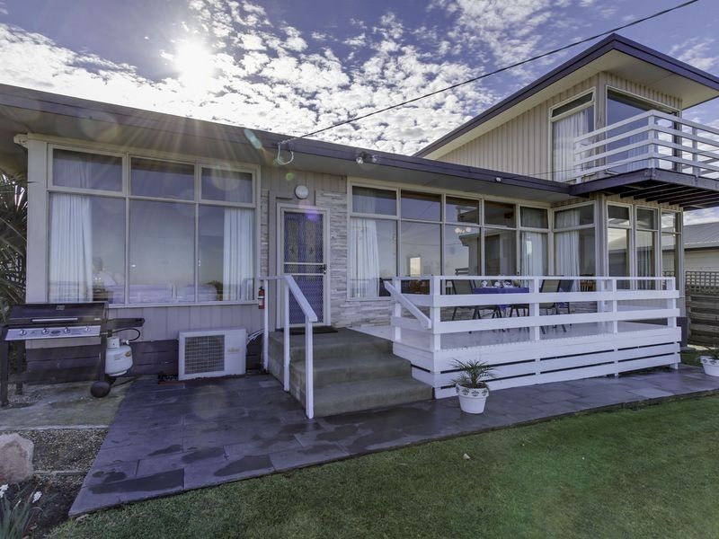 18 Grandview Road, Lakes Entrance VIC 3909