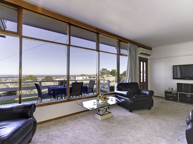 18 Grandview Road, Lakes Entrance VIC 3909