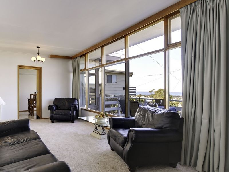 18 Grandview Road, Lakes Entrance VIC 3909