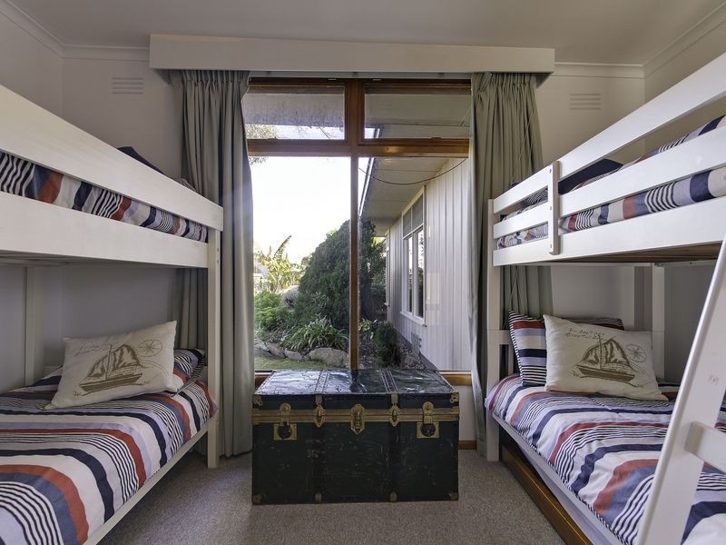 18 Grandview Road, Lakes Entrance VIC 3909