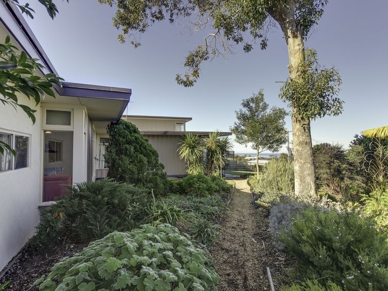 18 Grandview Road, Lakes Entrance VIC 3909