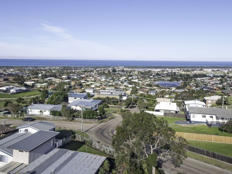 18 Grandview Road, Lakes Entrance VIC 3909