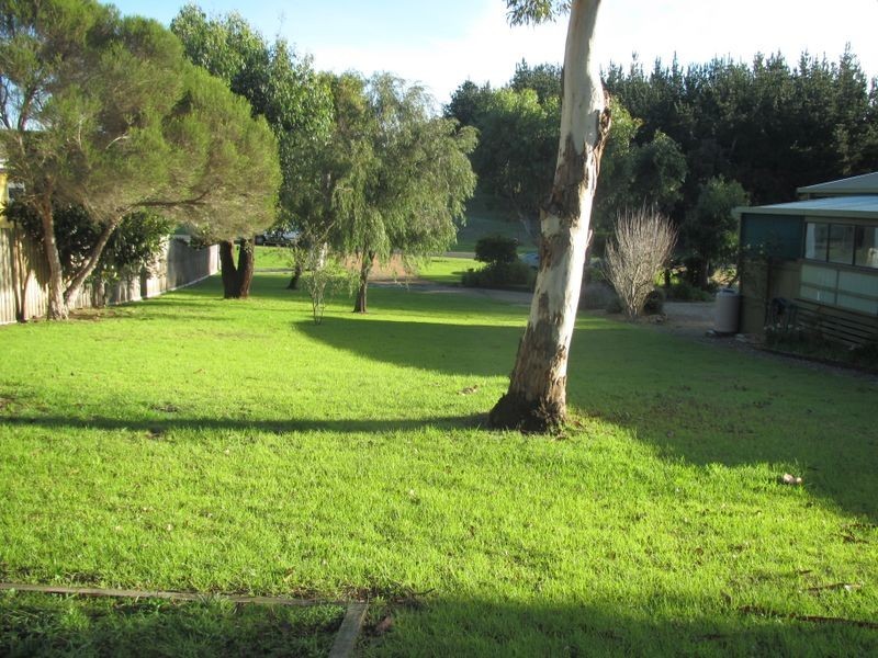 54 Bream Road, Lakes Entrance VIC 3909