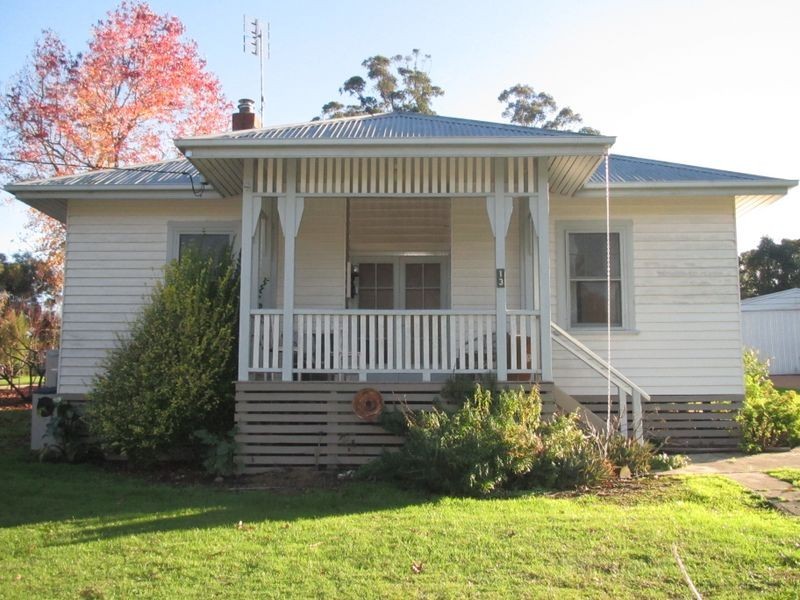 13 Old Buchan Road, Nowa Nowa VIC 3887