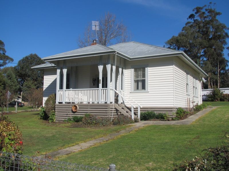 13 Old Buchan Road, Nowa Nowa VIC 3887