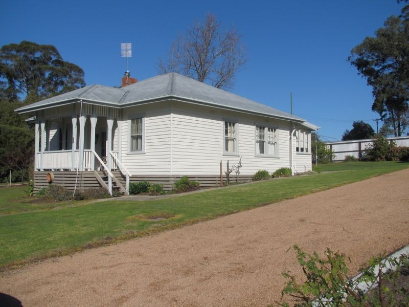 13 Old Buchan Road, Nowa Nowa VIC 3887