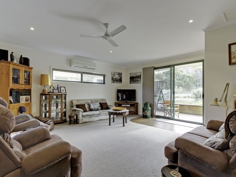 90 Bream Road, Lake Tyers Beach VIC 3909