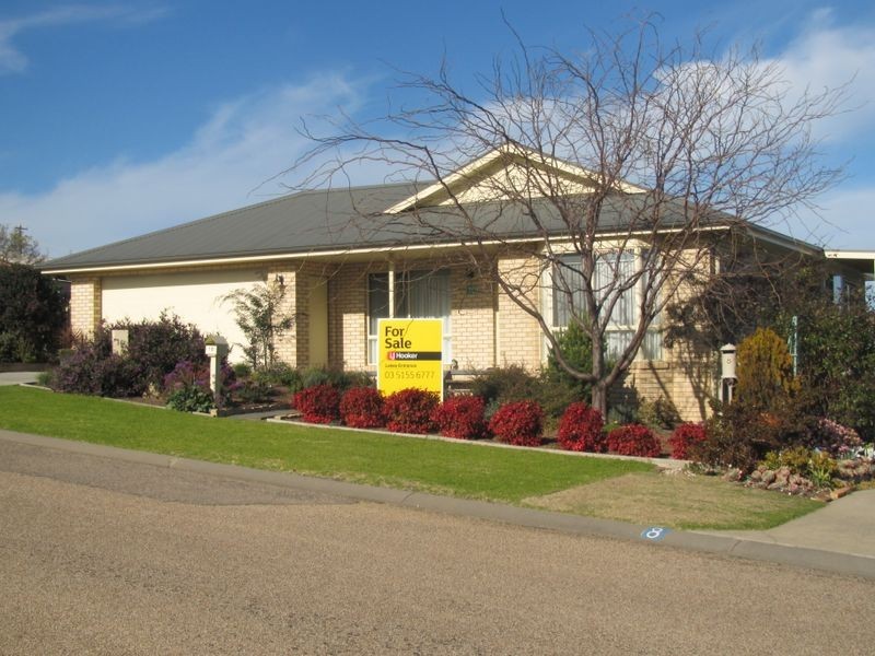 10 Clematis Court, Lakes Entrance VIC 3909