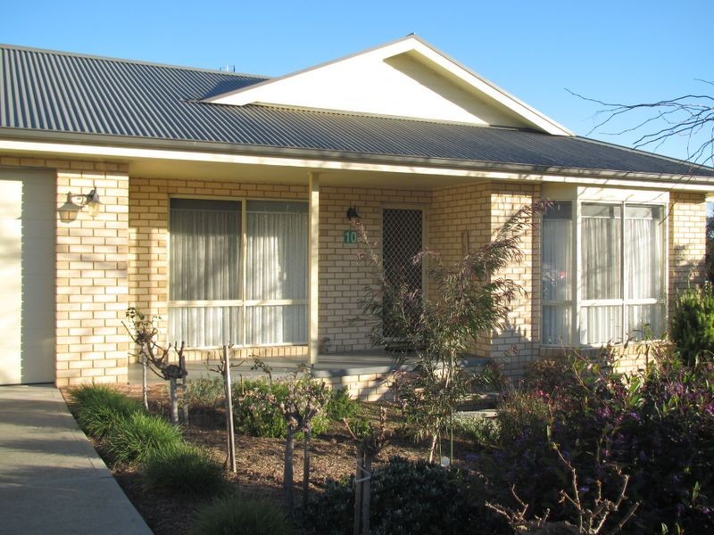 10 Clematis Court, Lakes Entrance VIC 3909