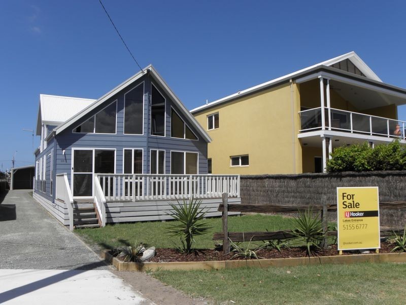 118 Marine Parade, Lakes Entrance VIC 3909