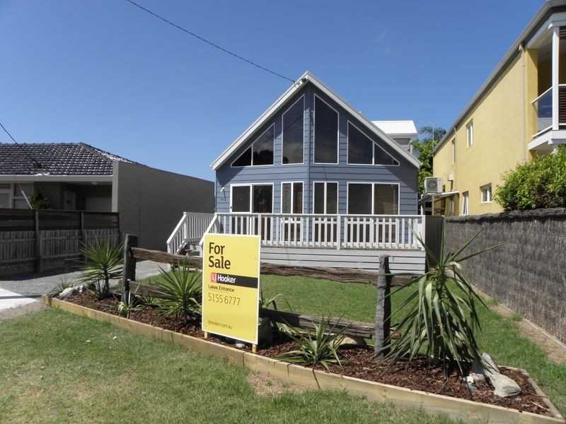 118 Marine Parade, Lakes Entrance VIC 3909
