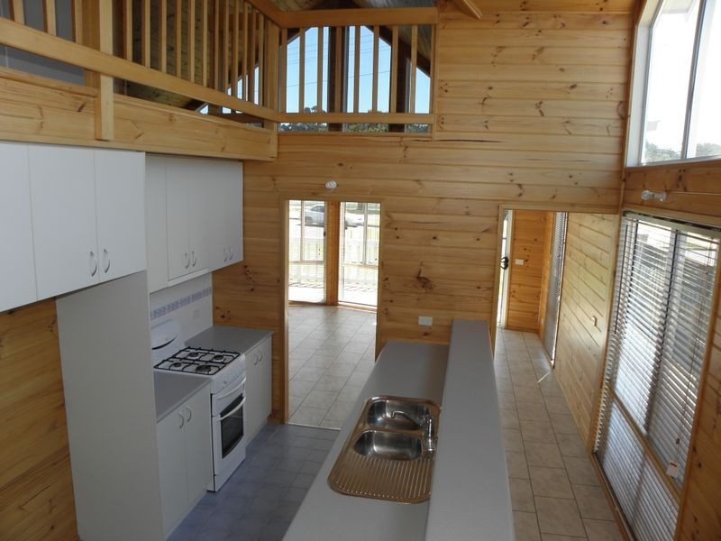 118 Marine Parade, Lakes Entrance VIC 3909