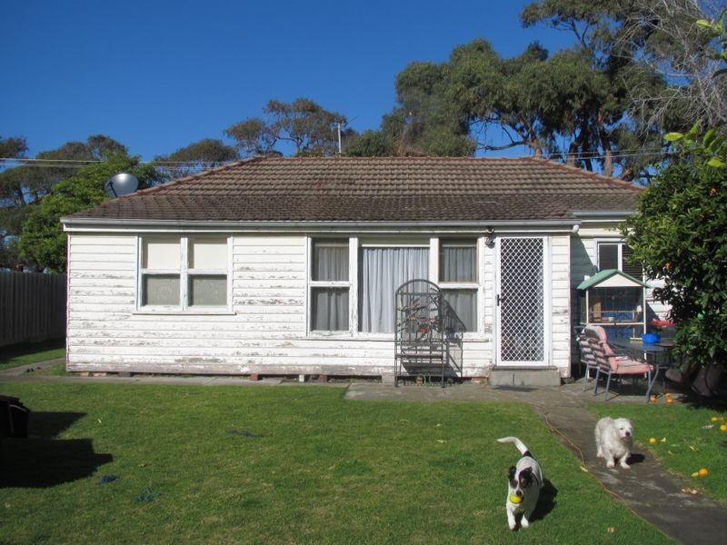 39 Coates Road, Lakes Entrance VIC 3909