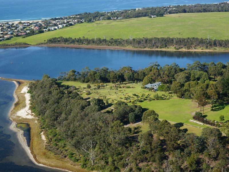 30 Hendries Lane, Lake Tyers Beach VIC 3909