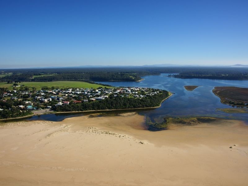 30 Hendries Lane, Lake Tyers Beach VIC 3909