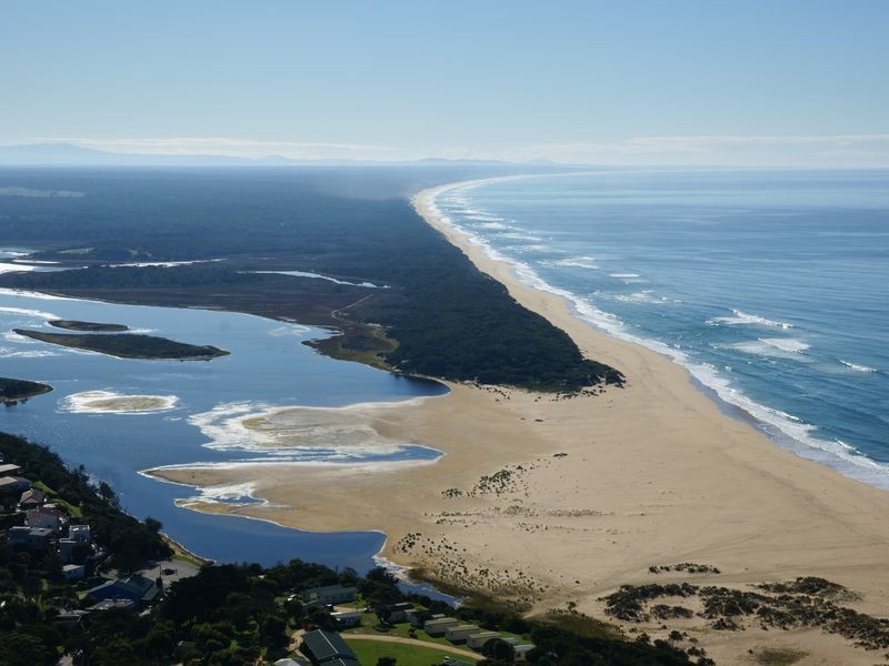 30 Hendries Lane, Lake Tyers Beach VIC 3909