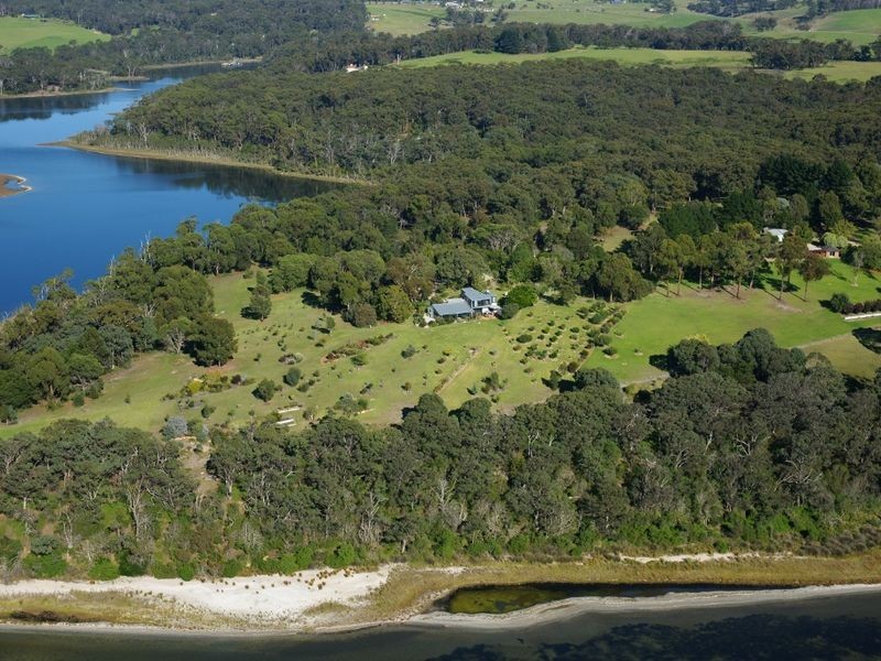 30 Hendries Lane, Lake Tyers Beach VIC 3909