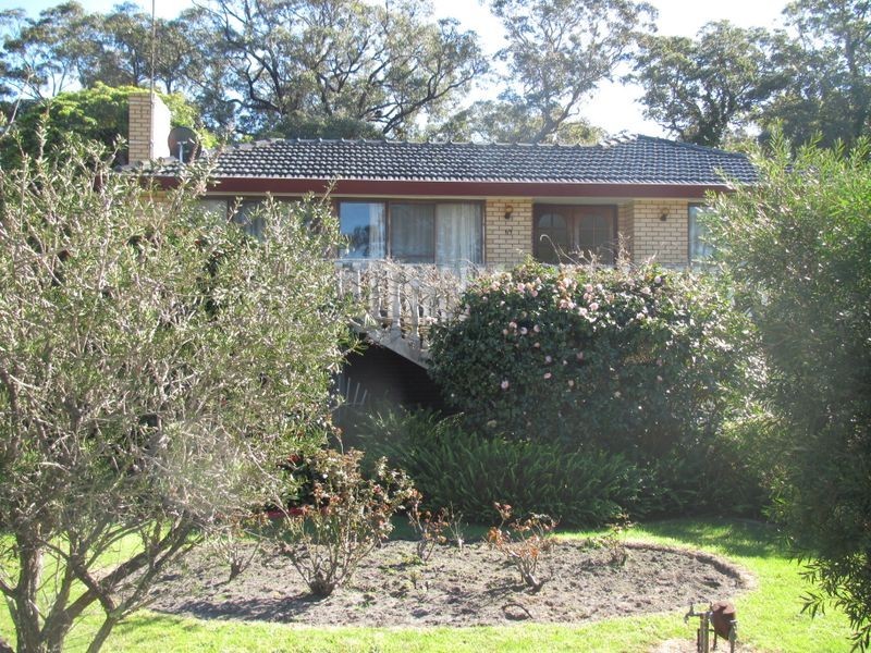 59 Seaview Parade, Lakes Entrance VIC 3909