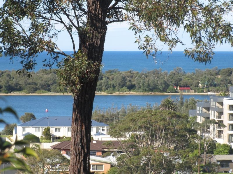 59 Seaview Parade, Lakes Entrance VIC 3909
