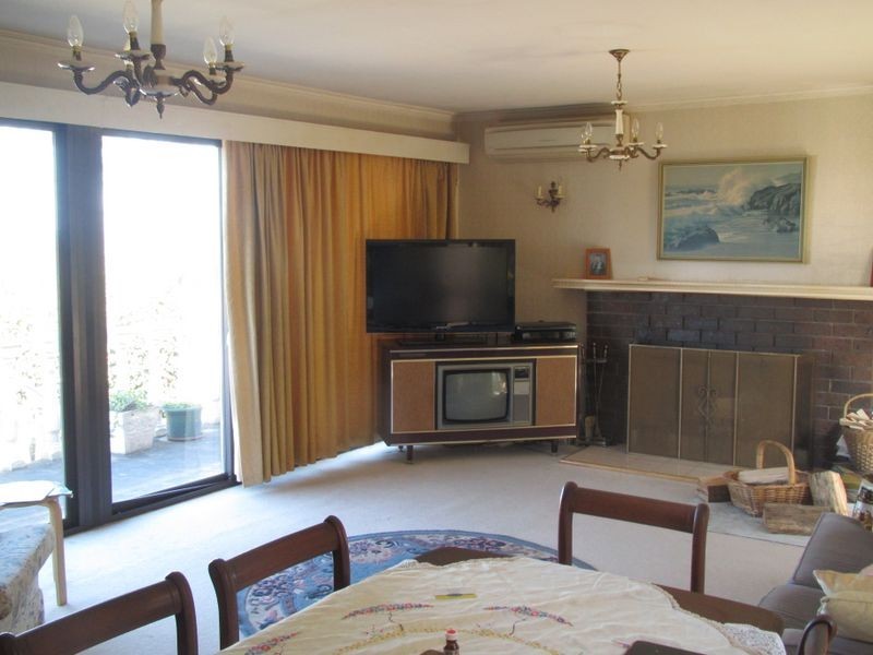 59 Seaview Parade, Lakes Entrance VIC 3909