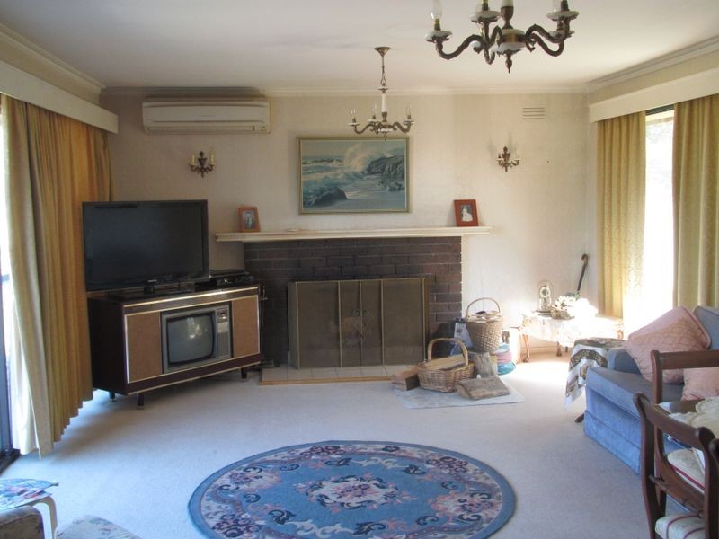 59 Seaview Parade, Lakes Entrance VIC 3909