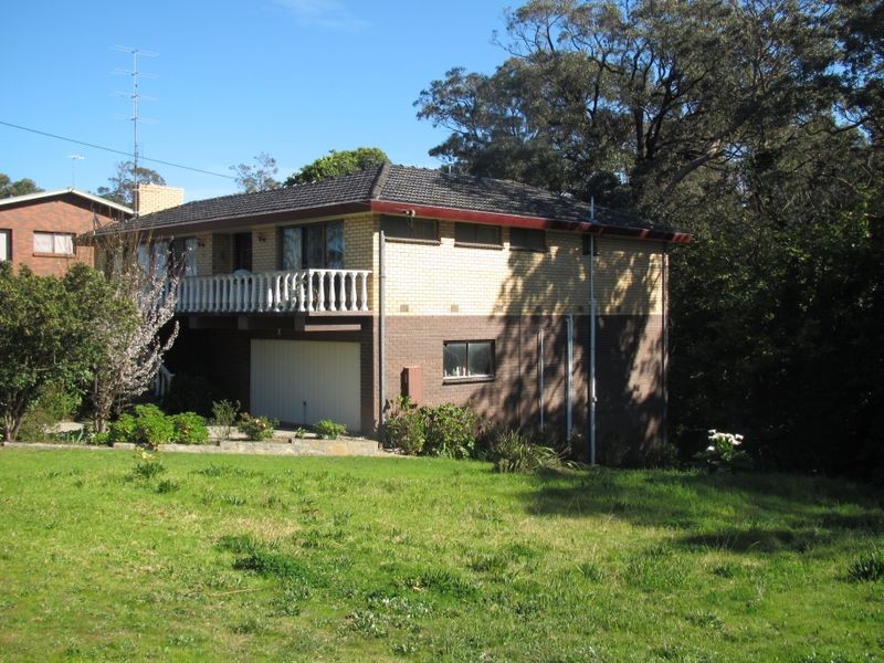 59 Seaview Parade, Lakes Entrance VIC 3909