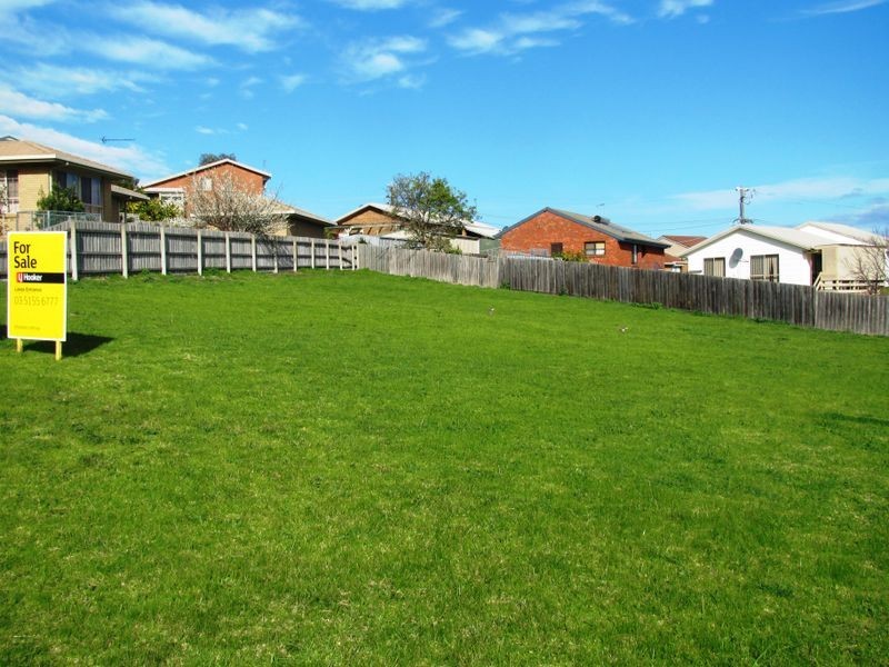 12 Clematis Court, Lakes Entrance VIC 3909