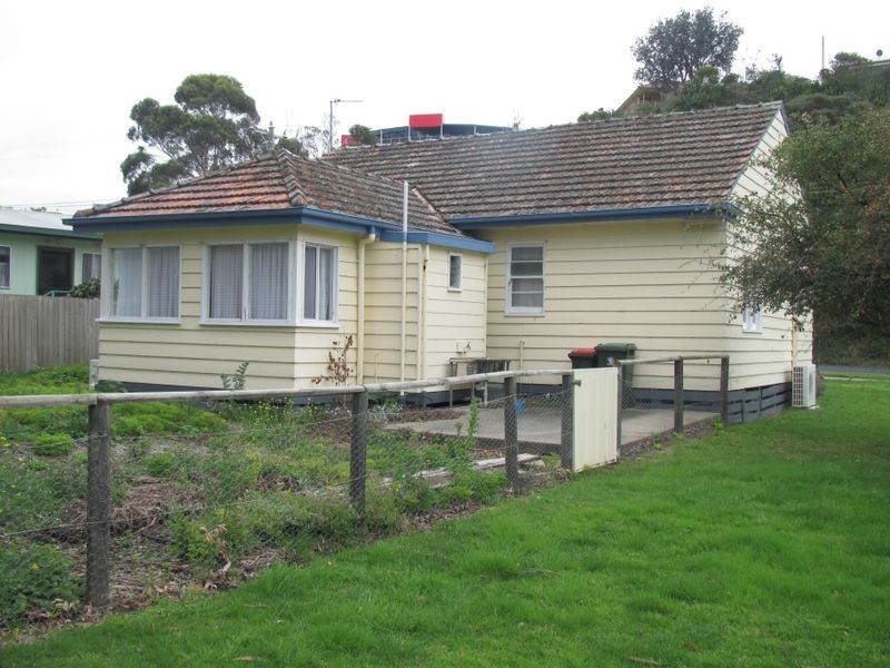 50 Golf Links Road, Lakes Entrance VIC 3909