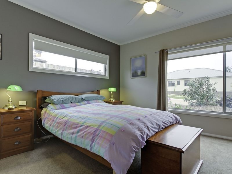 4 Lake Bunga Court, Lakes Entrance VIC 3909