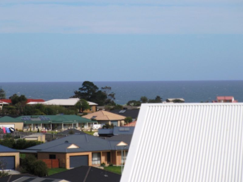 120 Thorpes Lane, Lakes Entrance VIC 3909