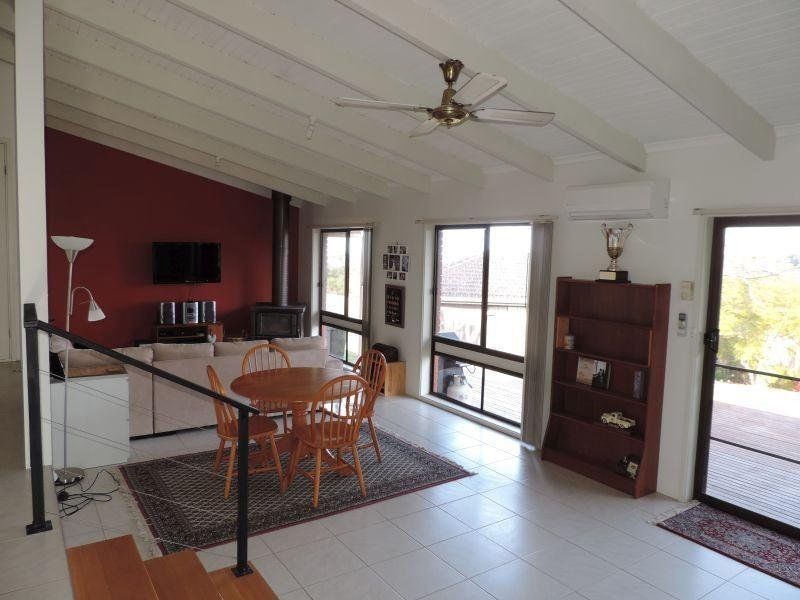 55 Nautilus Way, Lakes Entrance VIC 3909