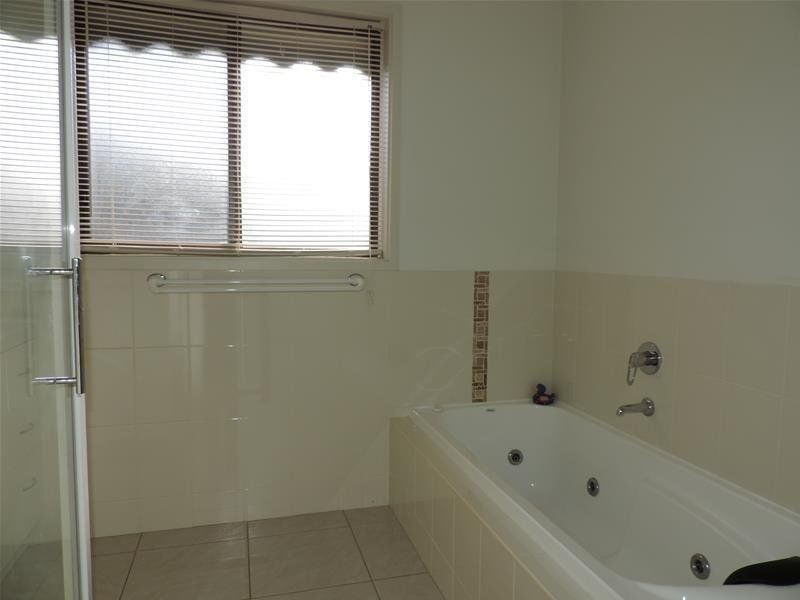 55 Nautilus Way, Lakes Entrance VIC 3909