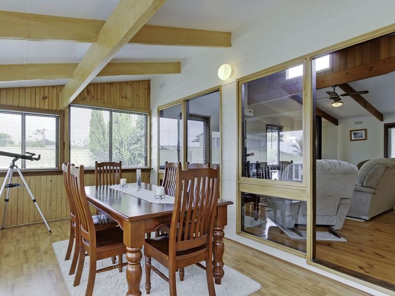 8 Archer Court, Lakes Entrance VIC 3909