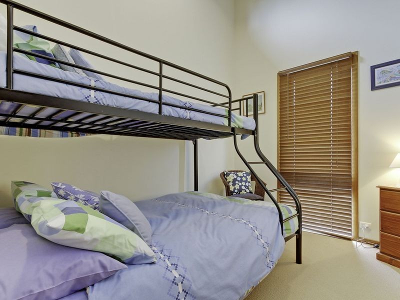 8 Archer Court, Lakes Entrance VIC 3909