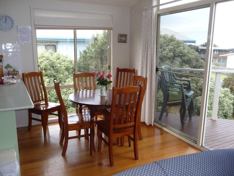 29 Lakeside Drive, Lakes Entrance VIC 3909