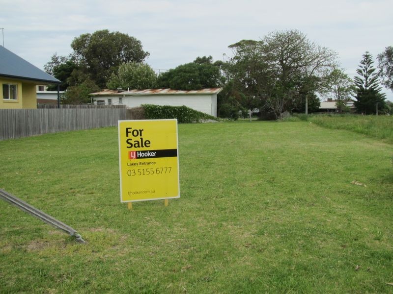 10 Palmers Road, Lakes Entrance VIC 3909