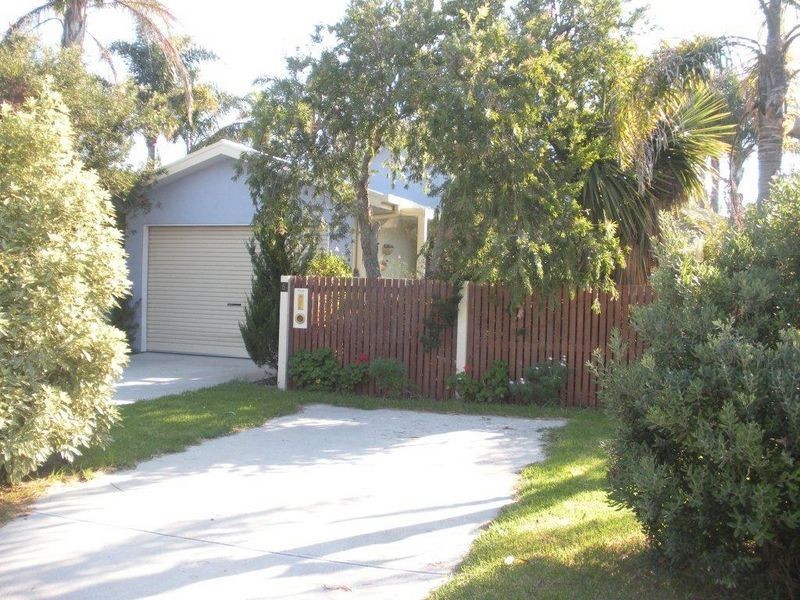 1/5 Merrangbaur Street, Lakes Entrance VIC 3909