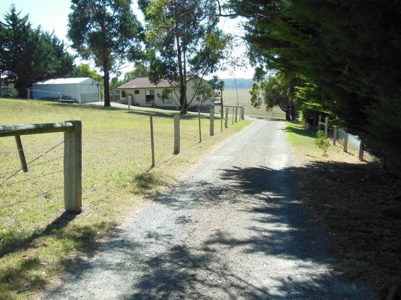 135 Albatross Road, Kalimna VIC 3909